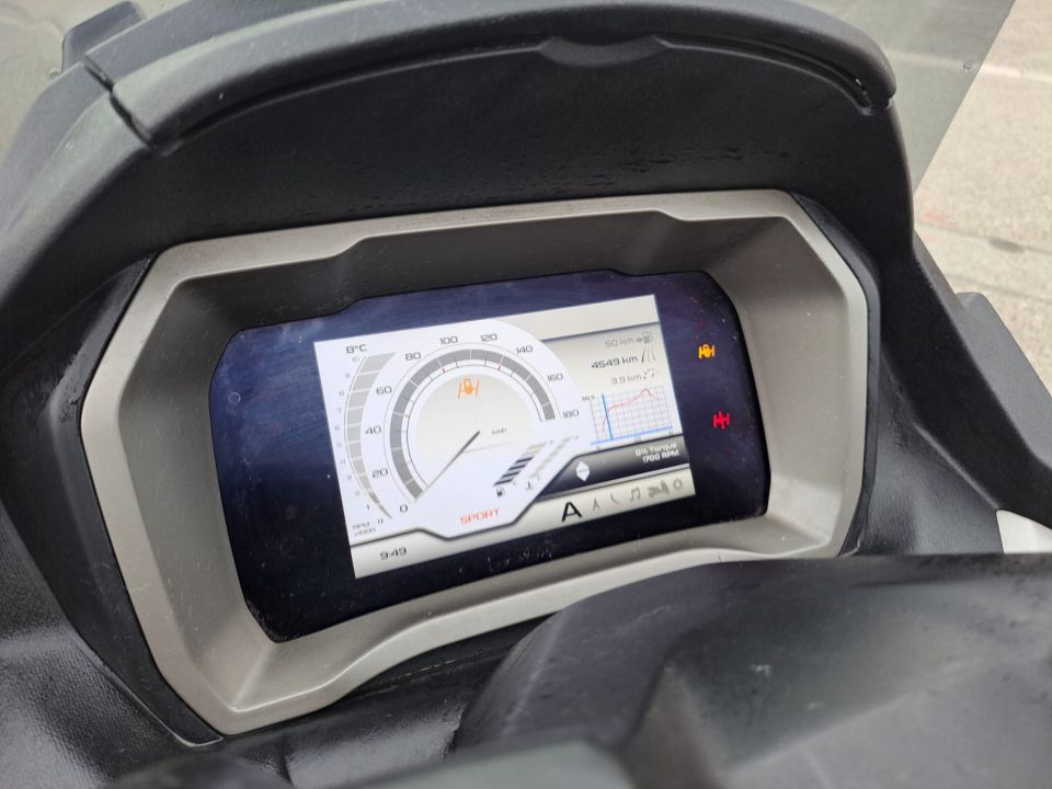 PIAGGIO MP3 530 HPE EXCLUSIVE 4