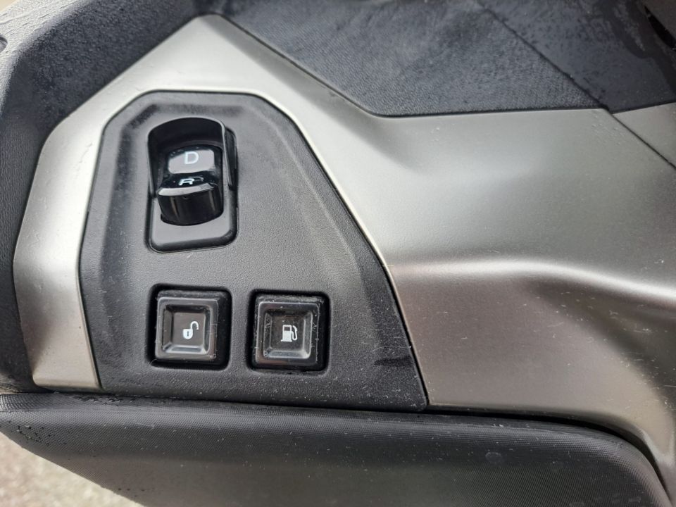 PIAGGIO MP3 530 HPE EXCLUSIVE 4