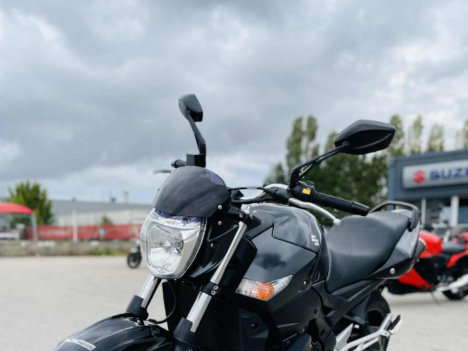 SUZUKI GSR 600 4