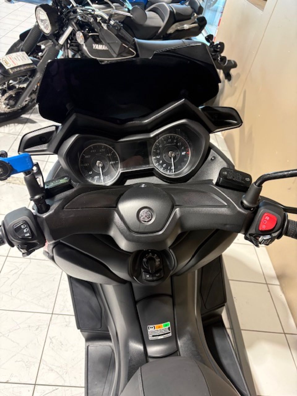 YAMAHA XMAX 125 4