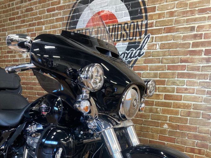 HARLEY-DAVIDSON TRIKE TRI GLIDE 1868 ULTRA 4