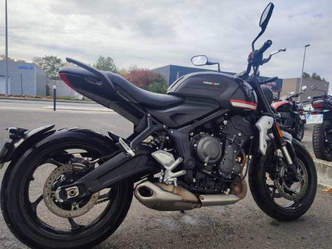 TRIUMPH TRIDENT 660 4