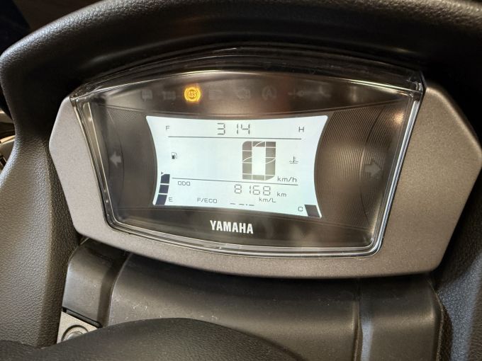YAMAHA NMAX 125 4