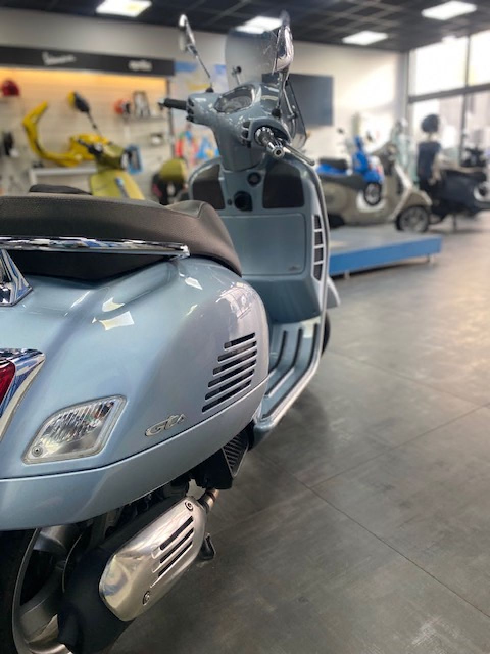 VESPA GTS 125IE SUPER 4