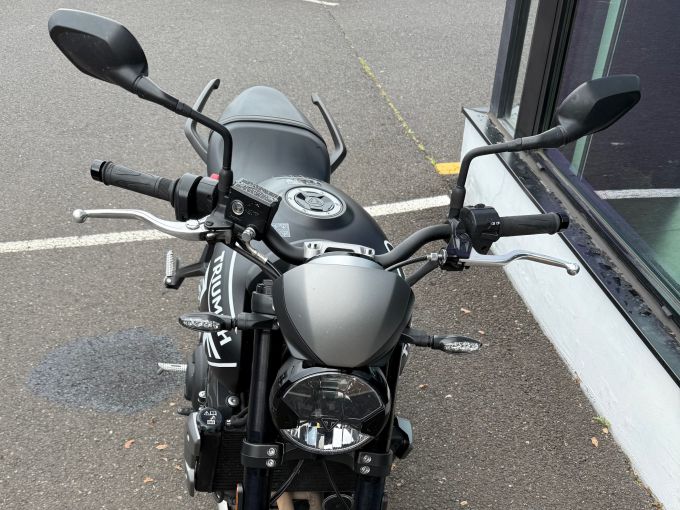 TRIUMPH TRIDENT 660 4