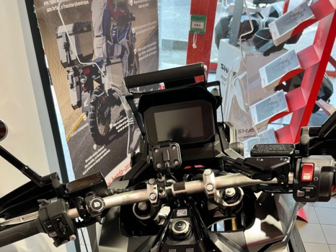HONDA X-ADV 750 4