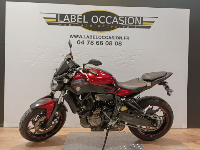 YAMAHA MT 07 4