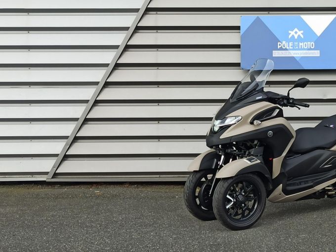 YAMAHA TRICITY 300 4