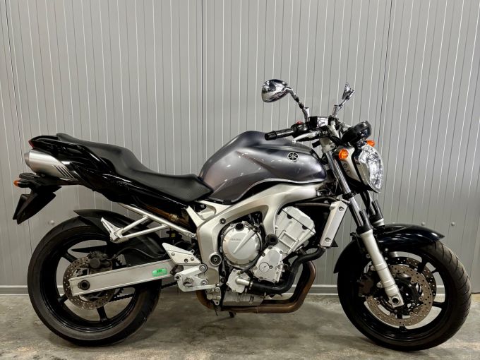 YAMAHA FZ6 (98CV) 4