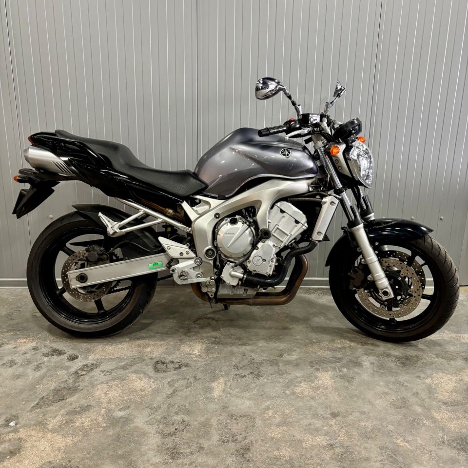 YAMAHA FZ6 (98CV) 4