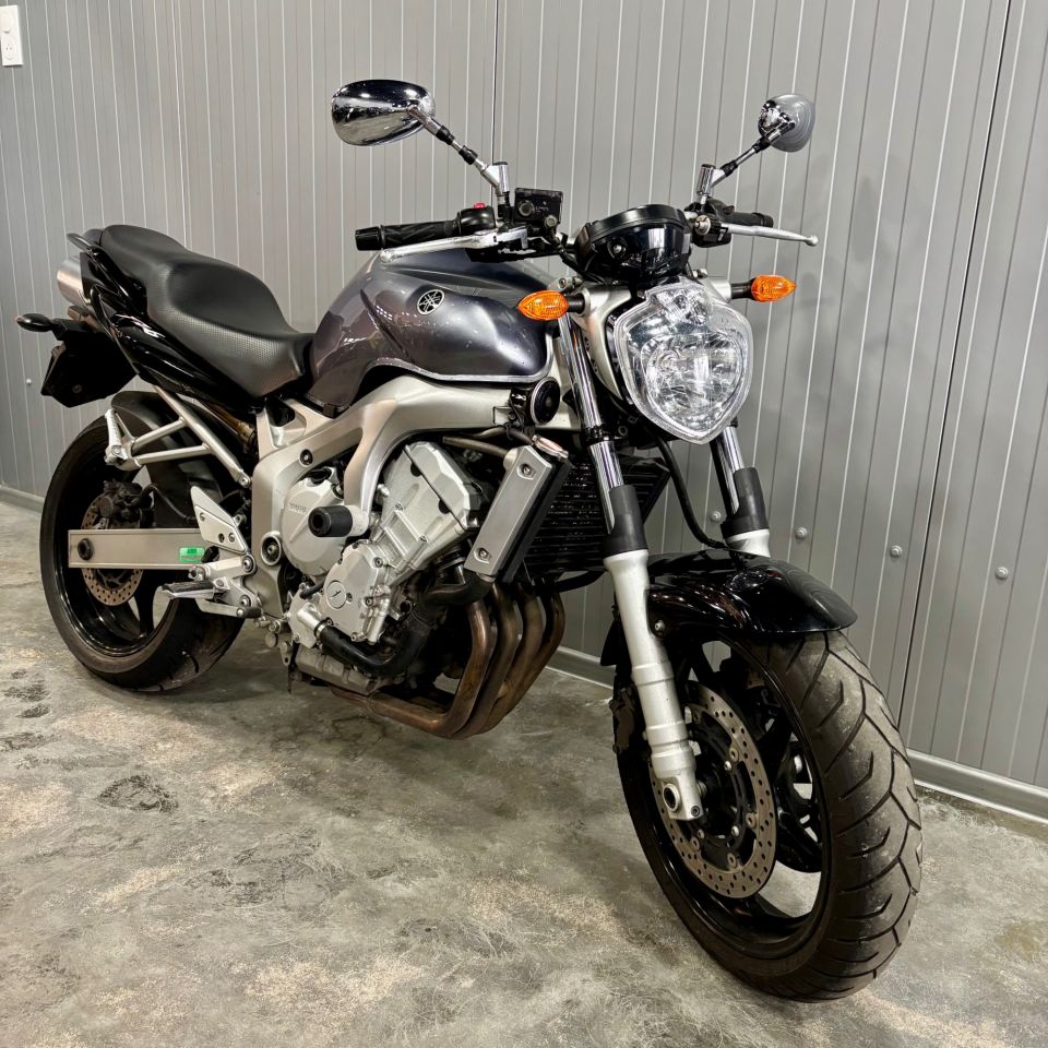 YAMAHA FZ6 (98CV) 4