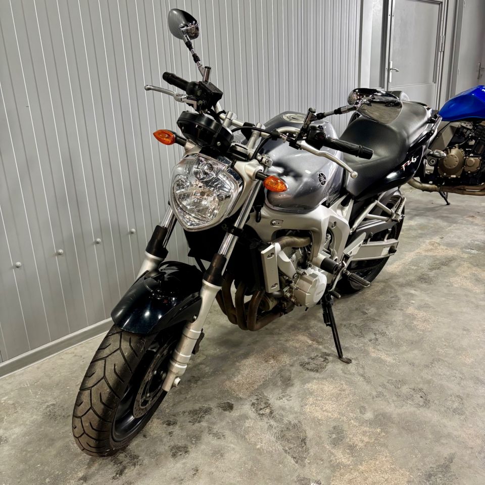 YAMAHA FZ6 (98CV) 4