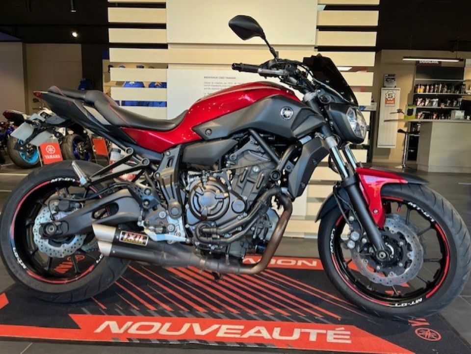 YAMAHA MT-07 (47.5CV) 4