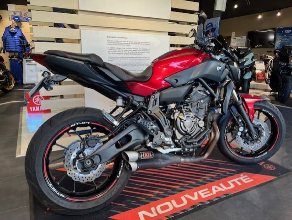 YAMAHA MT-07 (47.5CV) 4