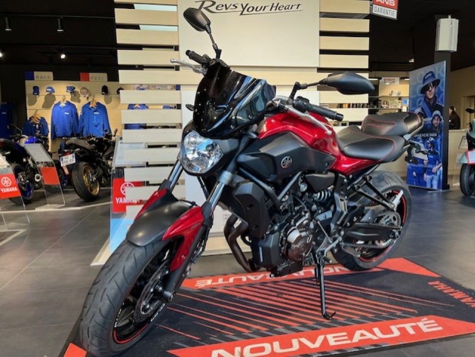 YAMAHA MT-07 (47.5CV) 4