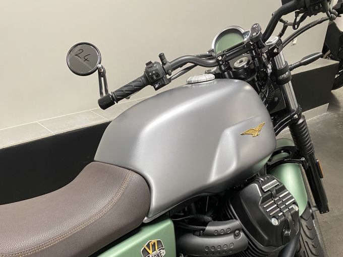 MOTO GUZZI V7 STONE 4