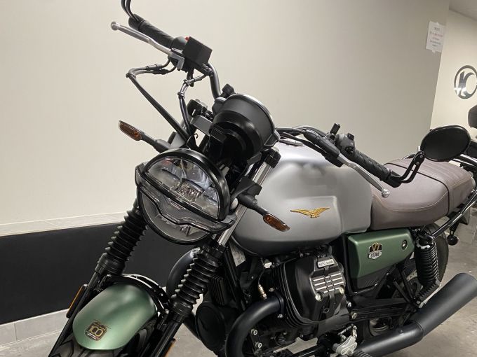 MOTO GUZZI V7 STONE 4