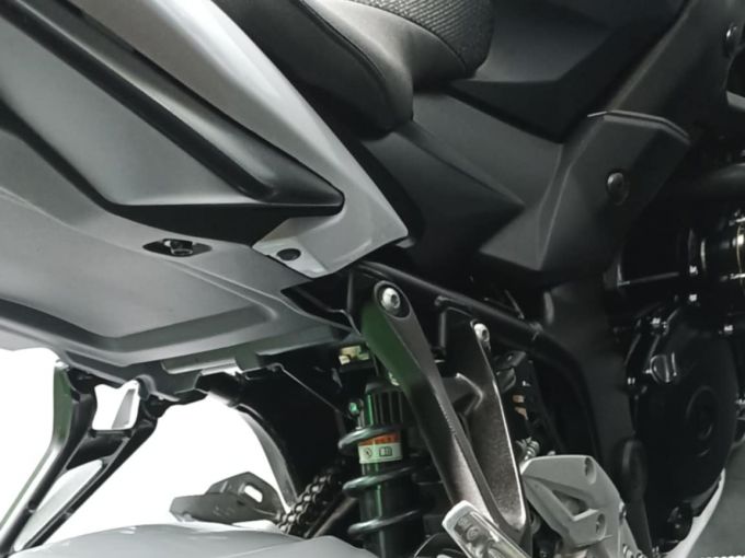 SUZUKI GSR 750 ABS 4