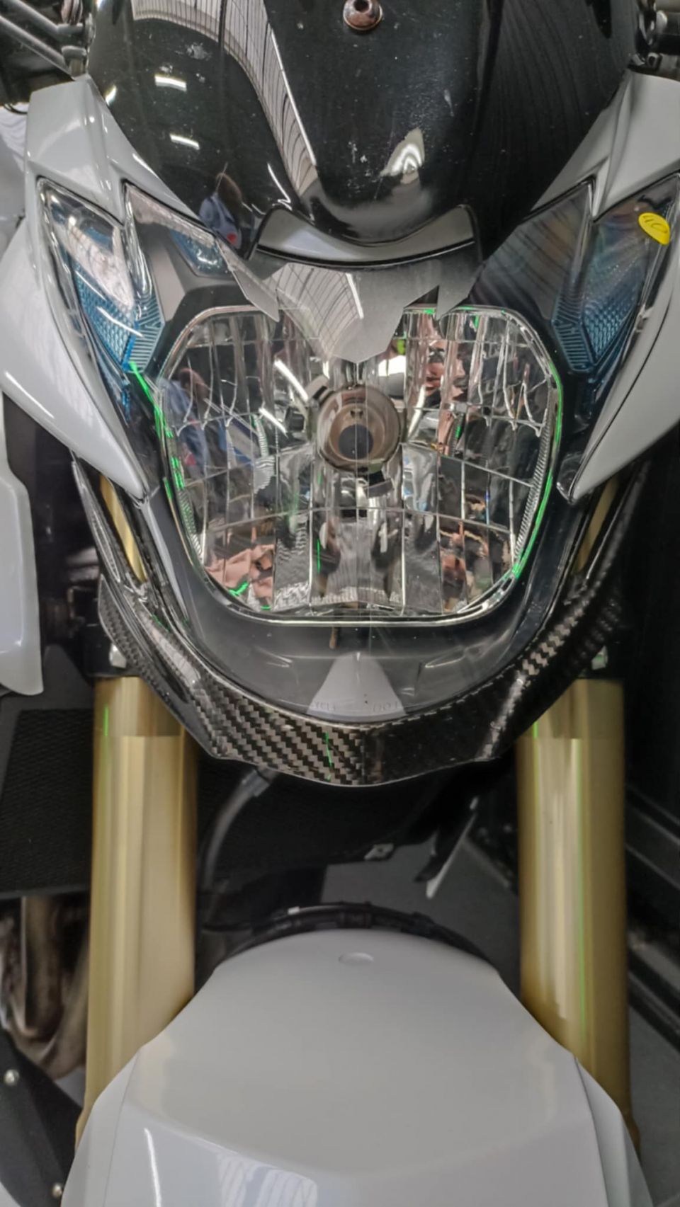 SUZUKI GSR 750 ABS 4