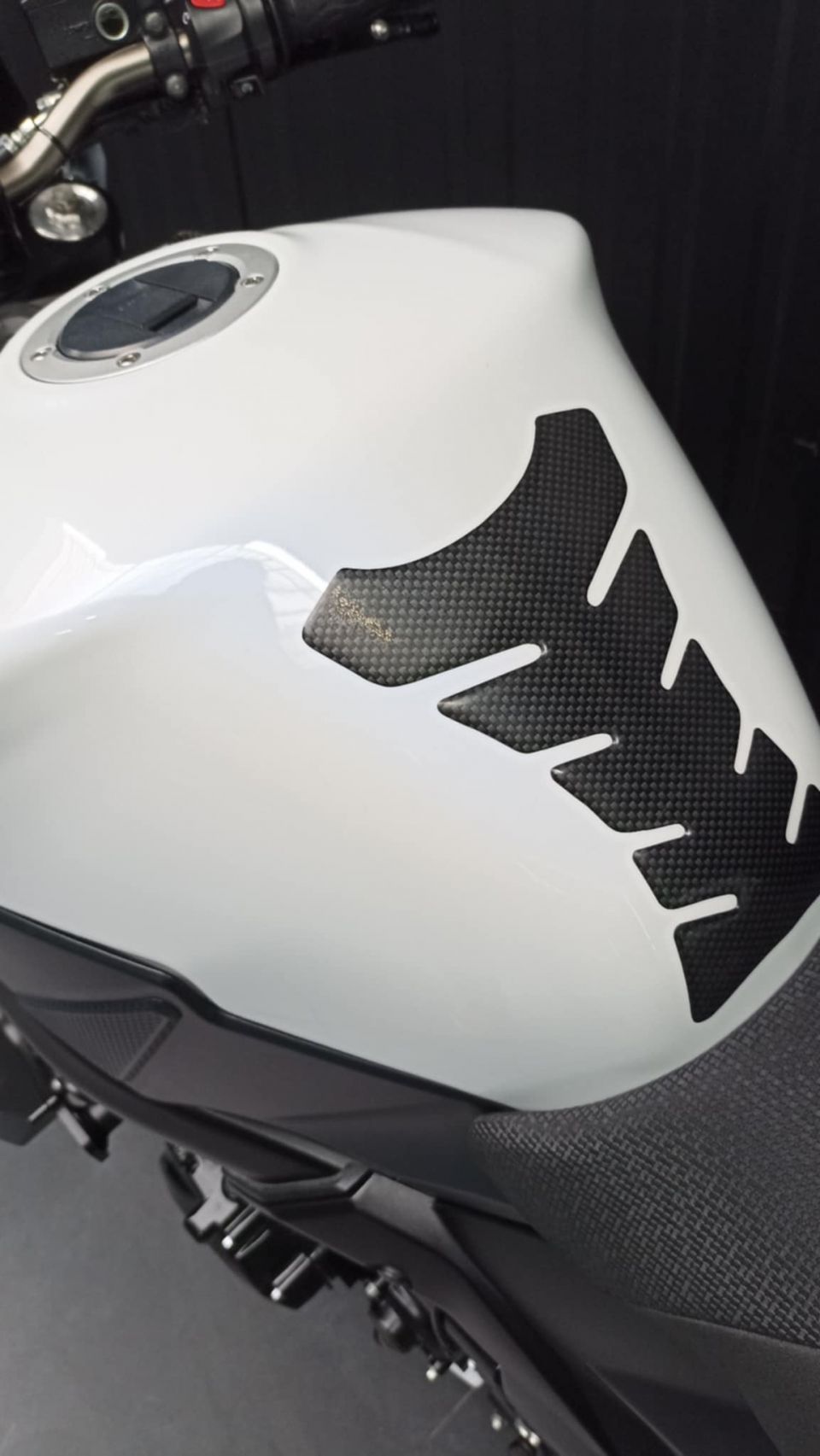 SUZUKI GSR 750 ABS 4