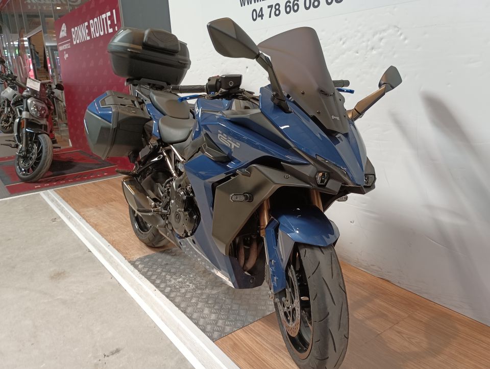 SUZUKI GSX-S 1000 GT 4