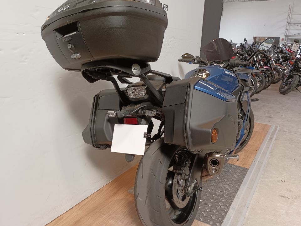 SUZUKI GSX-S 1000 GT 4