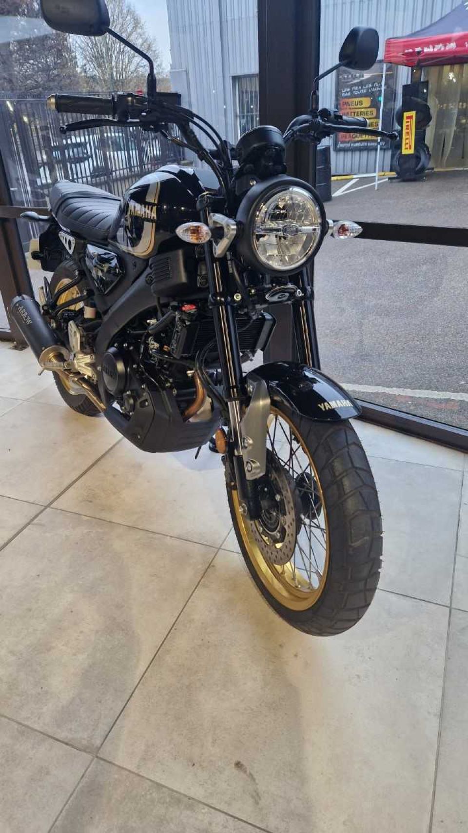 YAMAHA XSR 125 Legacy 4