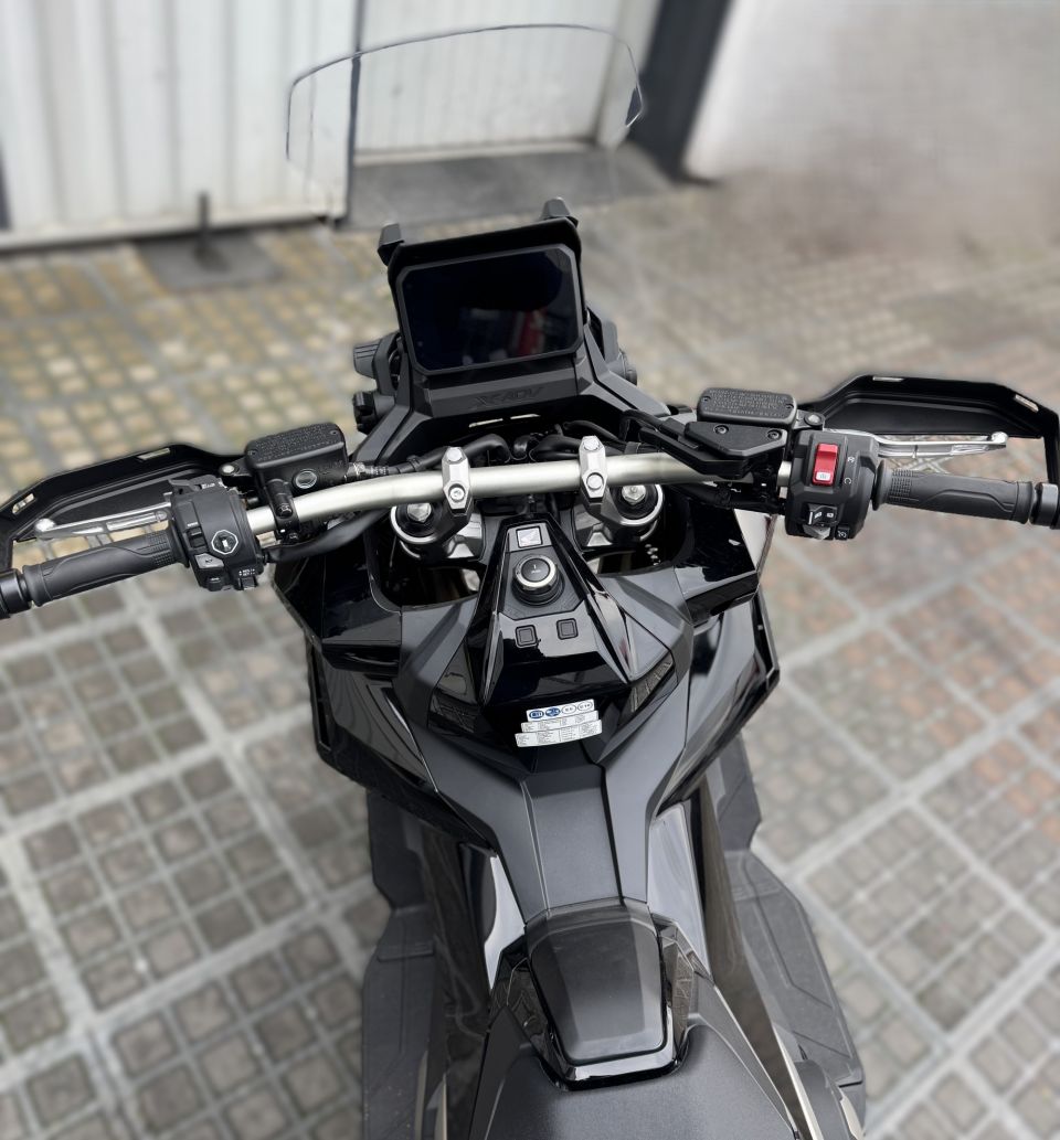 HONDA X-ADV 4
