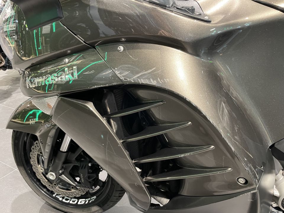 KAWASAKI GTR 1400 4