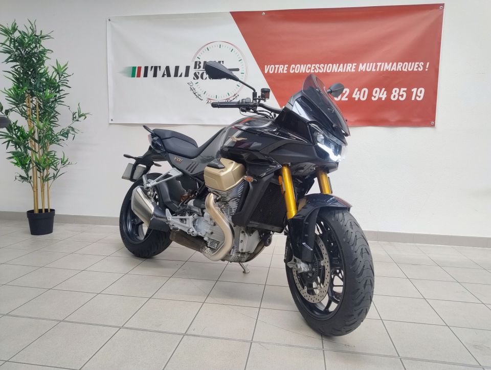 MOTO GUZZI V100  MANDELLO 4