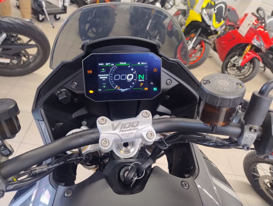 MOTO GUZZI V100  MANDELLO 4