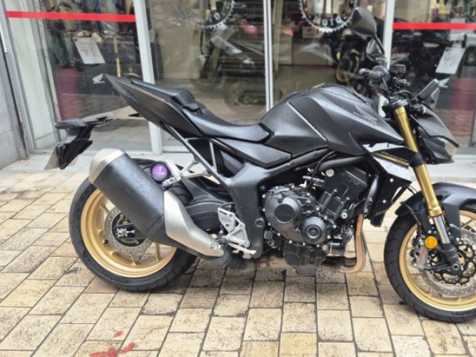 HONDA CB1000 Hornet SP 4