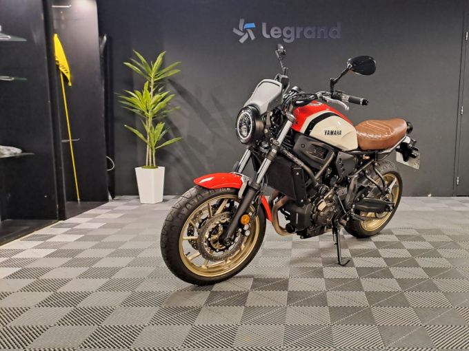 YAMAHA XSR 700 ABS 4