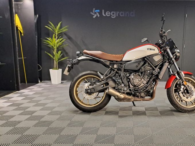YAMAHA XSR 700 ABS 4