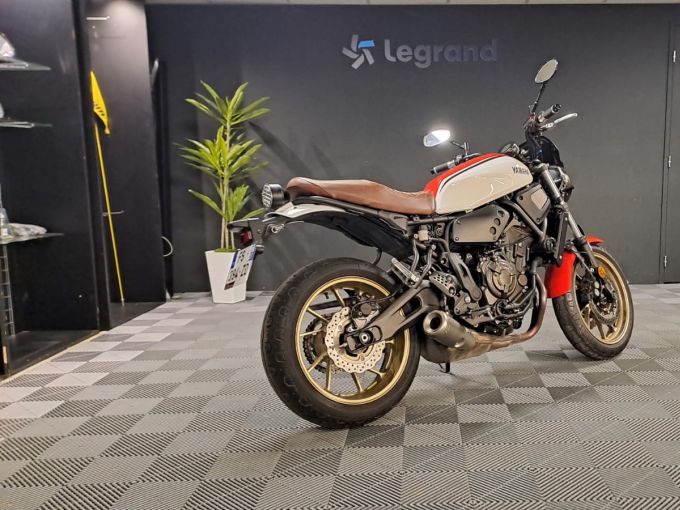 YAMAHA XSR 700 ABS 4