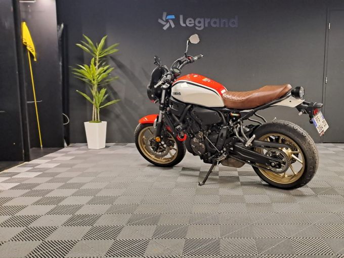 YAMAHA XSR 700 ABS 4