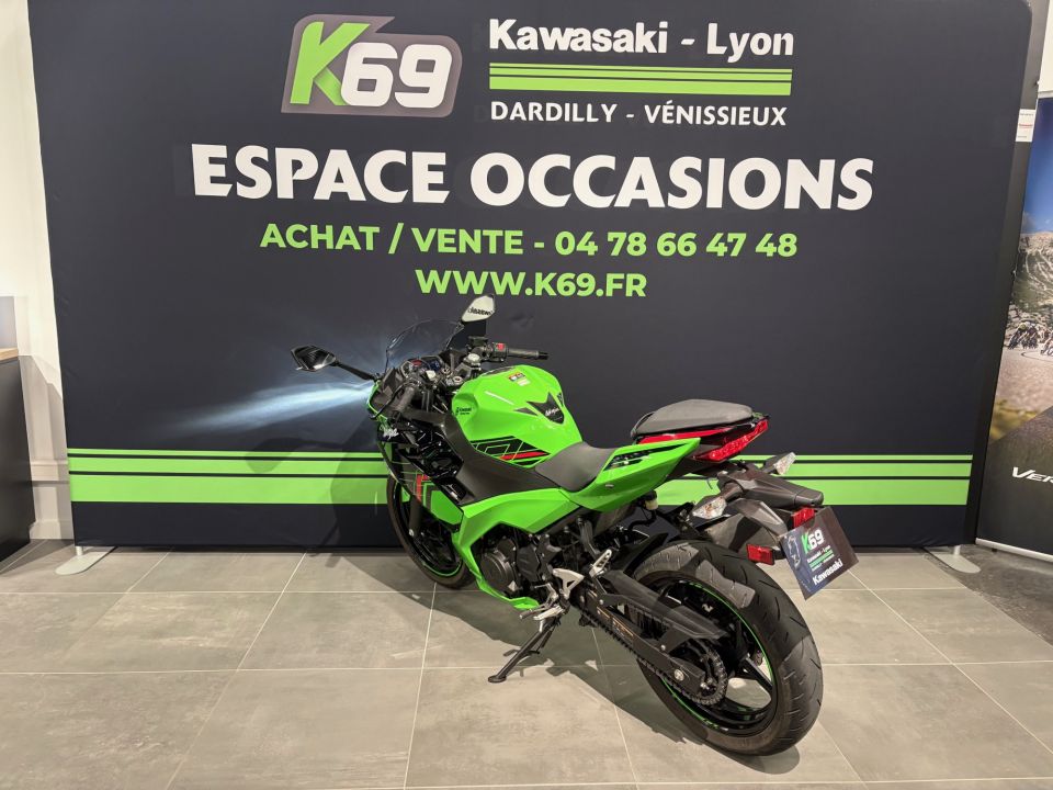 KAWASAKI NINJA 400 4
