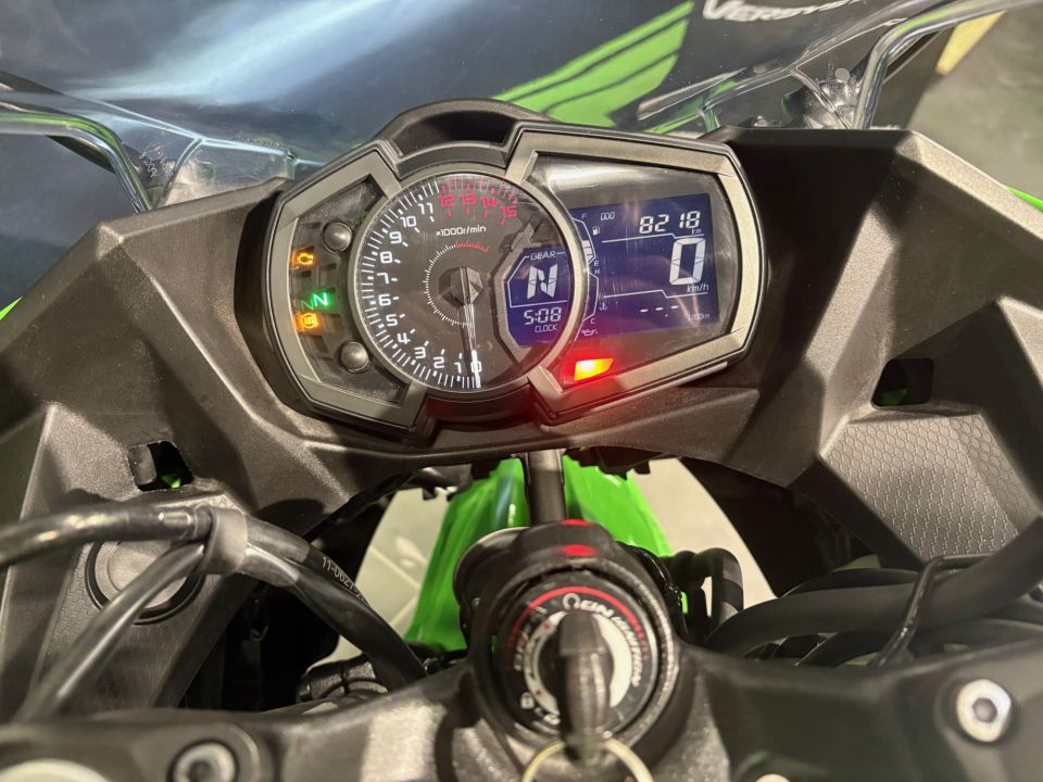 KAWASAKI NINJA 400 4