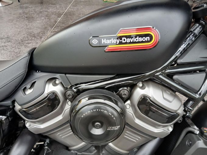 HARLEY-DAVIDSON NIGHSTER SPÉCIAL 4