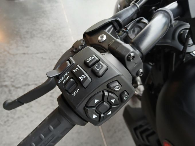 HARLEY-DAVIDSON NIGHSTER SPÉCIAL 4