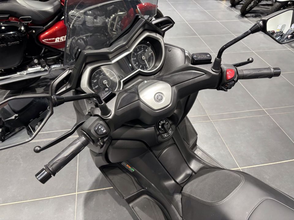 YAMAHA X-MAX 300 4