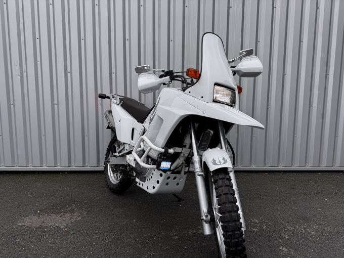 SUZUKI DR 800 4