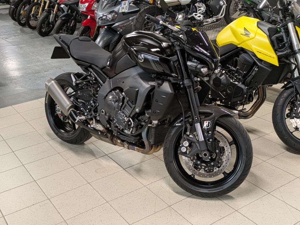 YAMAHA MT-10 4