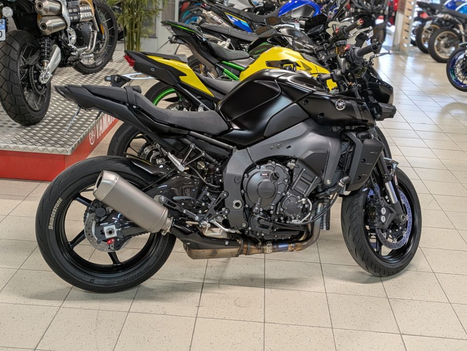 YAMAHA MT-10 4