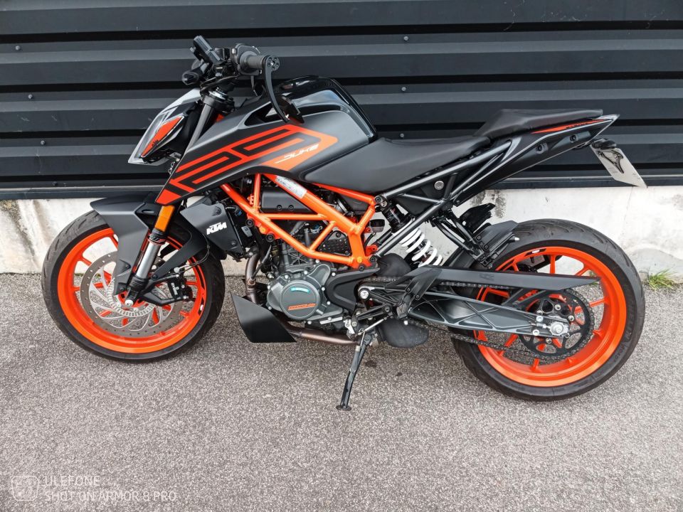 KTM 125 DUKE ABS 4
