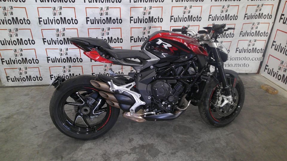 MV AGUSTA BRUTALE 800 4