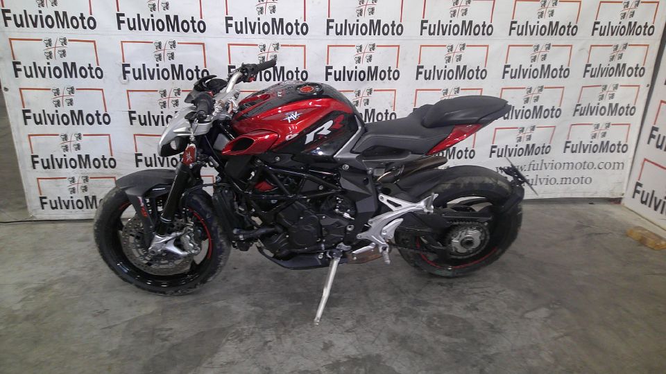 MV AGUSTA BRUTALE 800 4