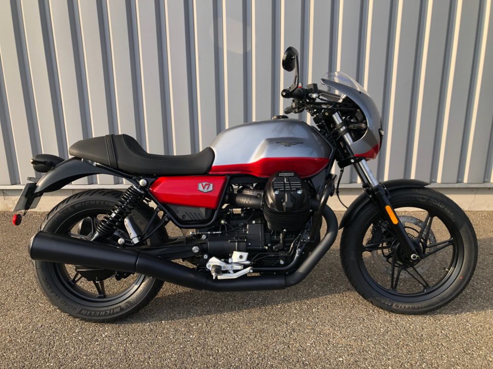 MOTO GUZZI V7 4