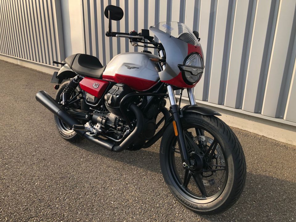MOTO GUZZI V7 4