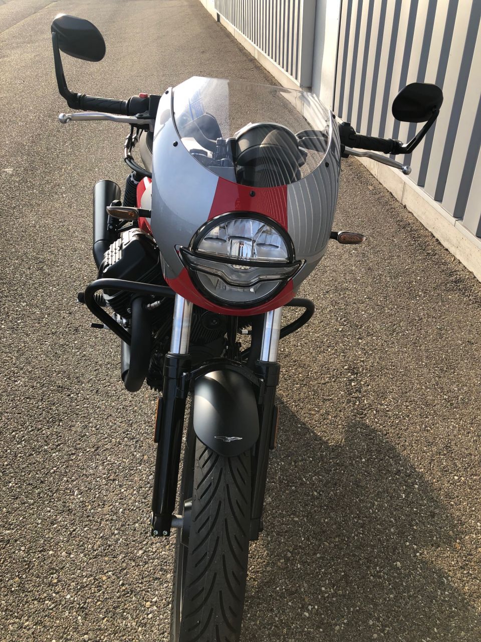 MOTO GUZZI V7 4